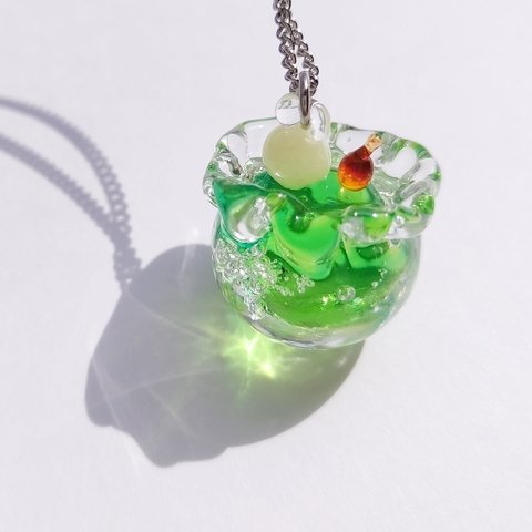 金魚鉢のクリームソーダネックレス　【glass necklace】