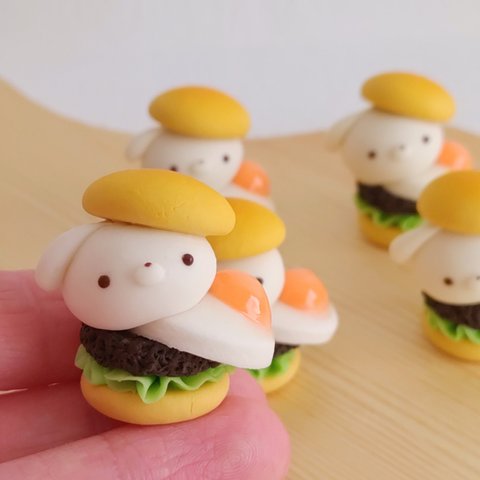 ❁︎ うさぎのハンバーガー ❁︎ フェイクスイーツ キーホルダー