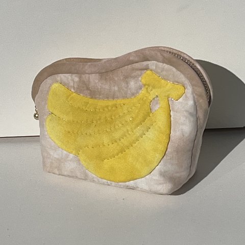 Banana〜ハワイアンキルトのポーチ（ベージュ）