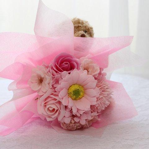 くまちゃんとピンク花束　桜　記念日　お祝い　送別　誕生日