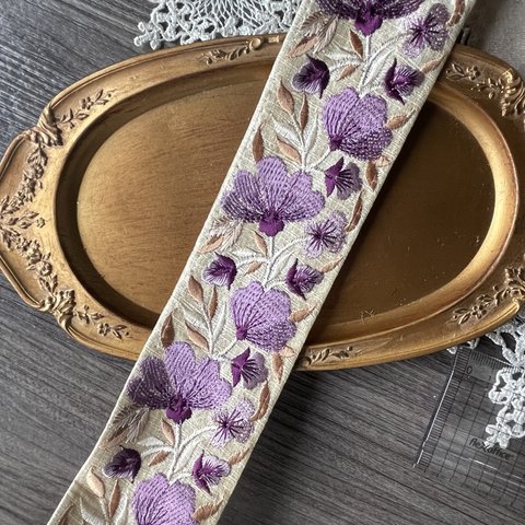 インド刺繍リボン　花　インド刺繍　スパンコール　刺繍リボン　リボン　りぼん　※普通郵便はお届けに1週間近くかかります。お急ぎの方は必ずクロネコヤマトをお選びください