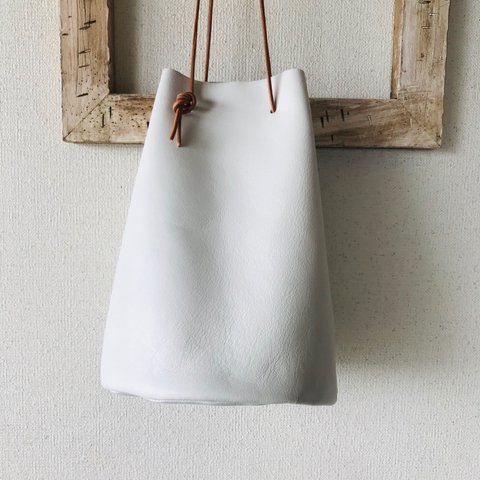 ■アイボリー レザー巾着バック■レザーショルダーバック WHITE オフホワイト