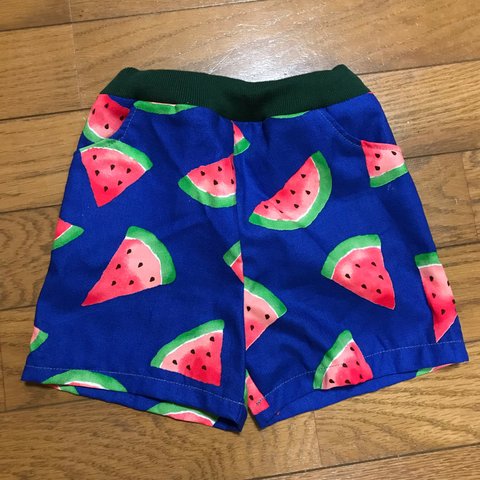 【SALE150円引き】 スイカ柄 ショートパンツ 【90〜95】