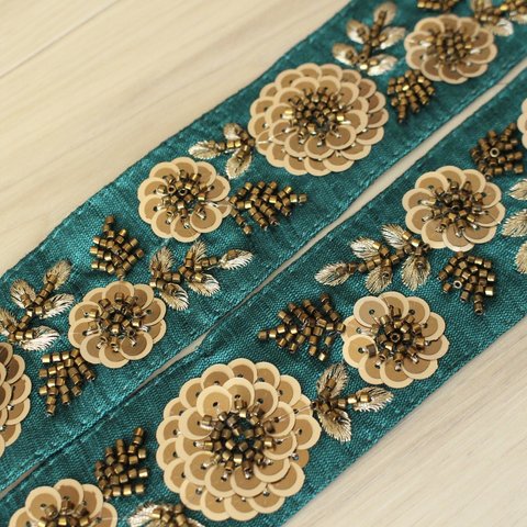 インド刺繍リボンᢂ インド刺繍/インドリボン/刺繍リボン/刺繍/リボン/シルクリボン/シルク/トリム/ブレード/ジャガード/ジャガードリボン/チロリアンテープ/レース/チュール/インド/チュールレース