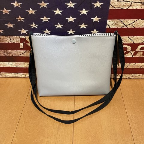 ショルダーバッグ　フェイクレザー【SOLD】