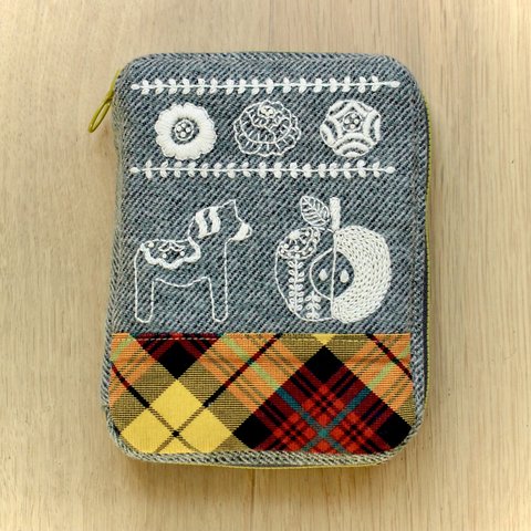 手帳カバーA6サイズ　北欧風刺繍