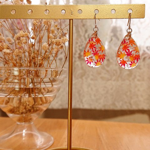 雫に閉じ込めた紅葉～贅沢な秋～　ピアス・イヤリング（UVレジン）