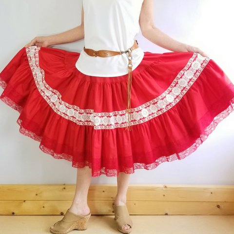 【サイズ訂正可能】はな柄ケミカルレースを使った赤い３段ティアードスカート　