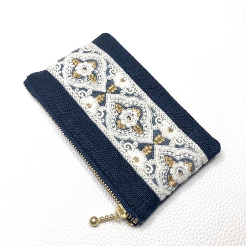 インド刺繍リボンの小さめポーチ/リネン紺色×オリーブレース