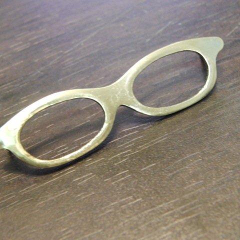 真鍮ブラス製　メガネ(眼鏡)デザインピンズブローチ ハット・バッグ・ジャケットアクセに！