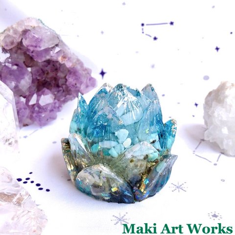 Lotus Orgonite / アクアマリン、着色クラック水晶、アイオライト、ラブラドライト、ムーンストーン、ラリマー、アマゾナイト、ポイントクリスタル）