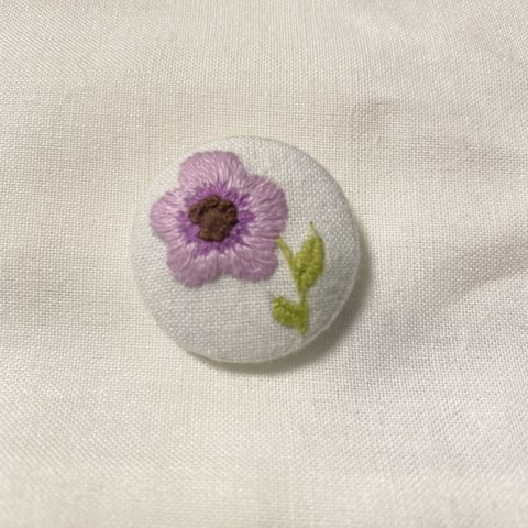 刺繍クルミボタン🌸アネモネ