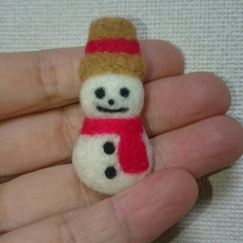 【再販】 羊毛フエルトの雪だるま⛄️ ②ブローチ