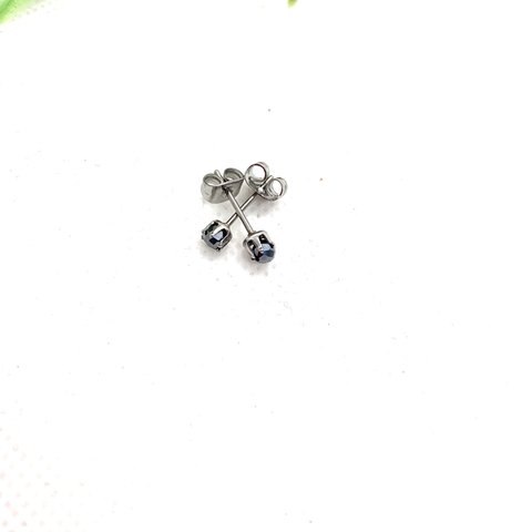 テラヘルツ　一粒のピアス　3mm