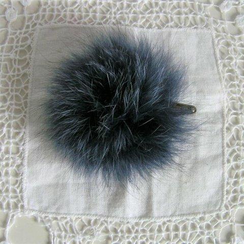 ¶ new antique fur ¶ 青染めフォックスふわふわぱっちんヘアピン