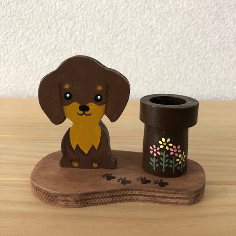 トールペイント  印鑑(シャチハタ)スタンド      ミニチュアダックス　茶