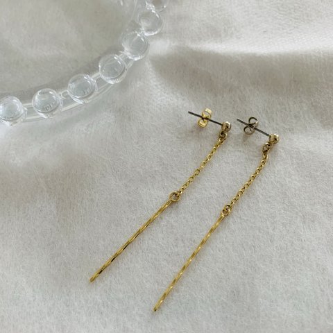 sale＊【送料無料】ゴールドバー☆ロングピアス