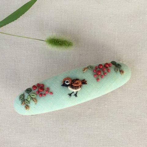 刺繍バレッタ9×2.5 すずめと南天