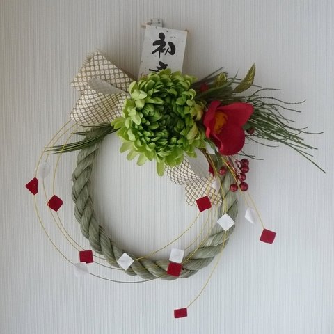 アートフラワー洋風正月しめ飾り・グリーンの菊と椿
