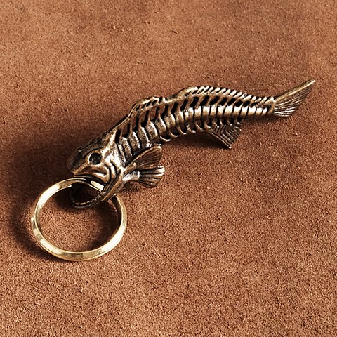 真鍮 キーホルダー （魚 骨）フィッシュ 化石 ボーン 古代魚 さかな キーリング キーチェーン ゴールド ストラップ チャーム ペンダント