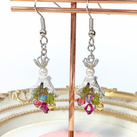 揺れる花束ピアス/イヤリング　フルーツポンチ