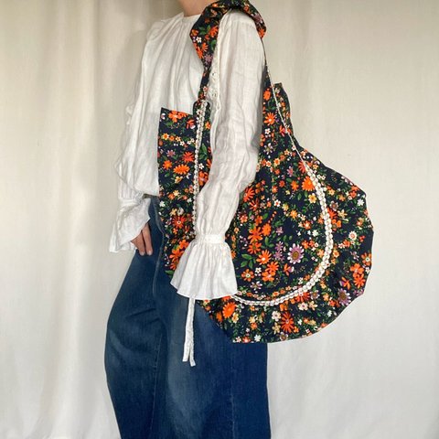 flower frill shoulder bag  (navy)