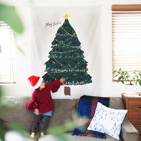 【特集掲載】クリスマス タペストリー / 絵本のような クリスマスツリー（壁掛け 簡単)大サイズ 北欧 写真撮影用 布 クリスマス飾り ミシン仕上げ 