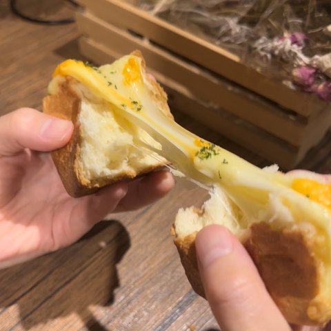 【３個セット】とろ〜りチーズキューブトースト