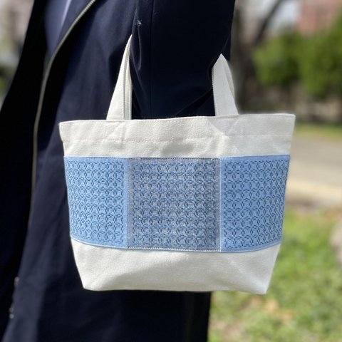 刺し子トートS　３連方眼/ブルー　刺繍　ランチバッグ　ミニトート　お散歩　お財布バッグ　差し色　刺し子トート　お弁当　和装　北欧　和柄 パッチワーク　誕生日　海外ギフト　マチ付き