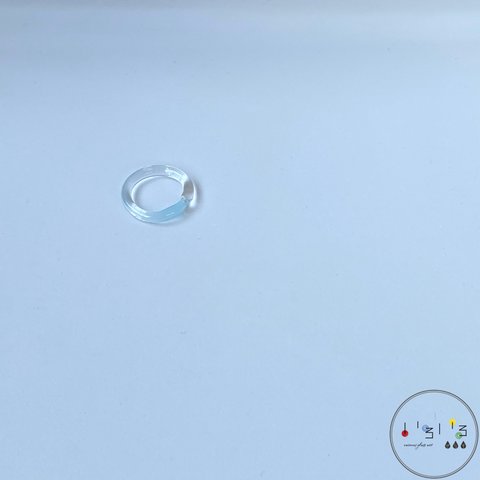 ガラス ヒカリとイロのマーブル指輪 ちょっぴり水色 8号