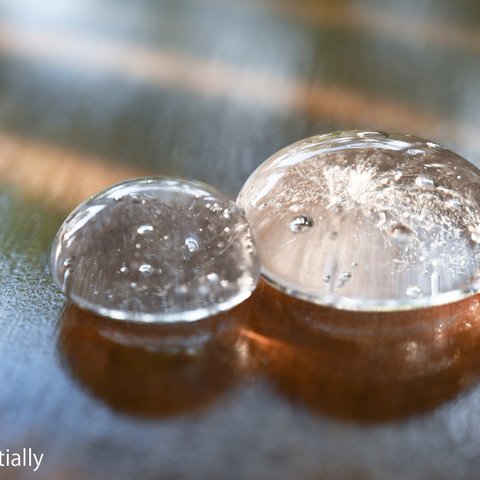 無色透明ガラスのインテリアオブジェ - 「 いる・ある・きえる」 ● 幅約8cm・光沢