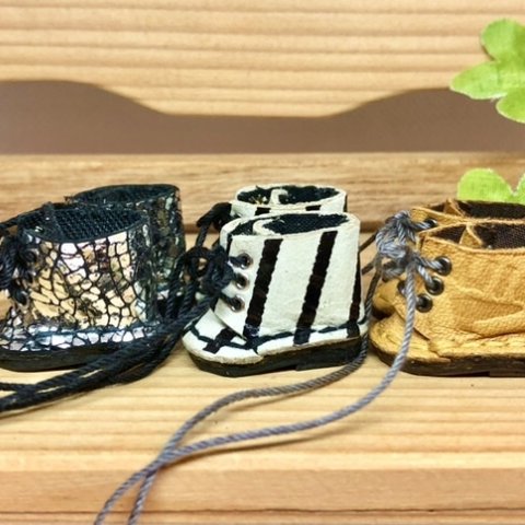 森き　ぬい用ブーツ　一足　miniature boots.