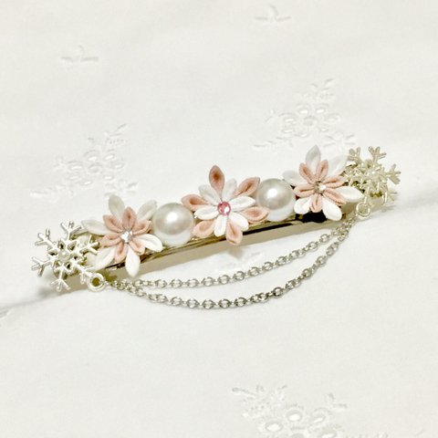 雪の花のバレッタ -優花-　∗つまみ細工∗