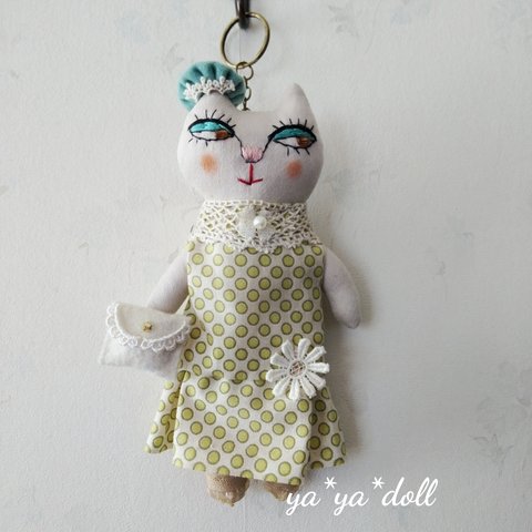 猫人形　チャーム　水玉　ya*ya*doll アクセサリー　インテリア雑貨　猫雑貨