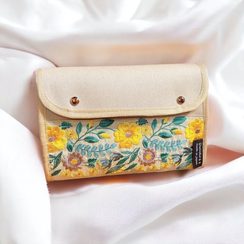 インド刺繍リボンの母子手帳ケース２人用　通帳ケース　バッグインバッグ　黄色の花の刺繍