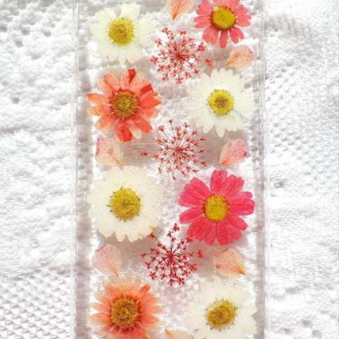 手作☆iPhone押し花スマホケースiPhone14pro☆iPhone11☆iPhone14シリーズ☆全機種対応☆イニシャル