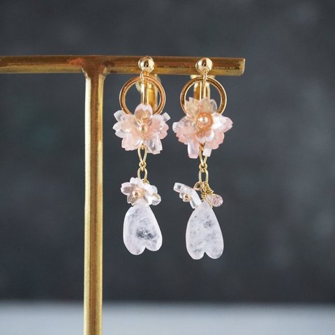 花びらはらり桜咲くお花見に行きたくなるピアス/イヤリング