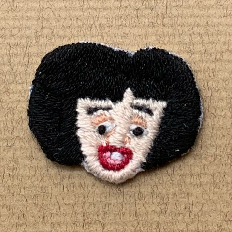 毛量すごい☺︎女の子のワッペン　手刺繍
