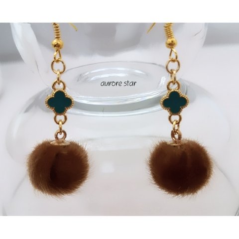 elegant ~ warm fur balls & flower  pierced earrings　ファーボール　フラワー　ブラウン