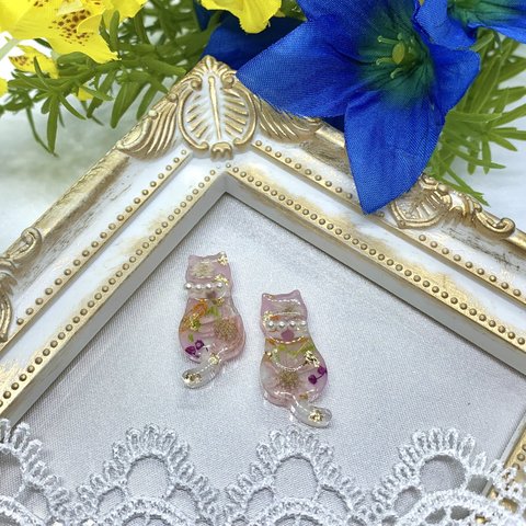 【pink】ねこのドライフラワー　レジン　イヤリング・ピアス