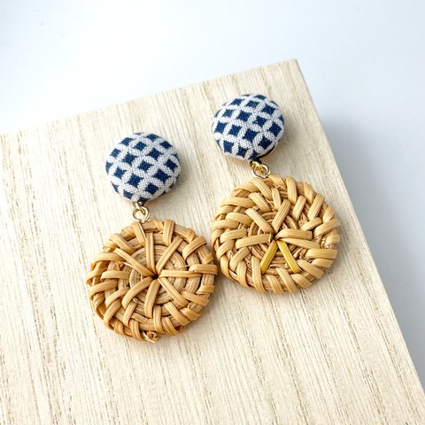 手染め pierced earrings 釦+　七宝 籐茶