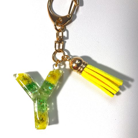 花　イニシャル　キーホルダー　チャーム