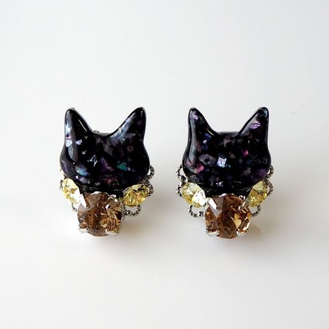 ◇シャンパン◇黒猫とビジューが輝くピアス/イヤリング