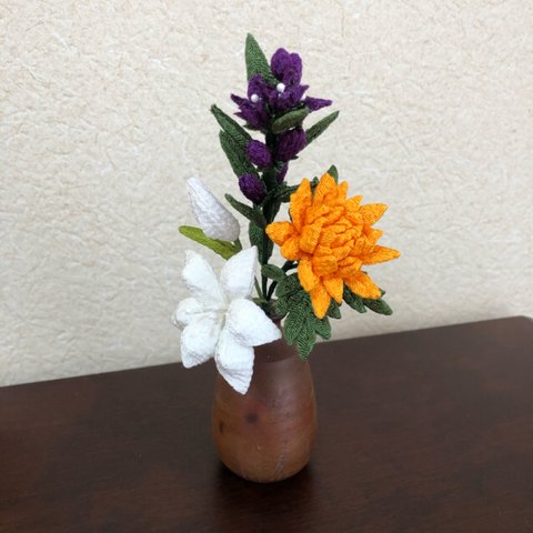 つまみ細工　秋色花束　(りんどう、菊、百合)