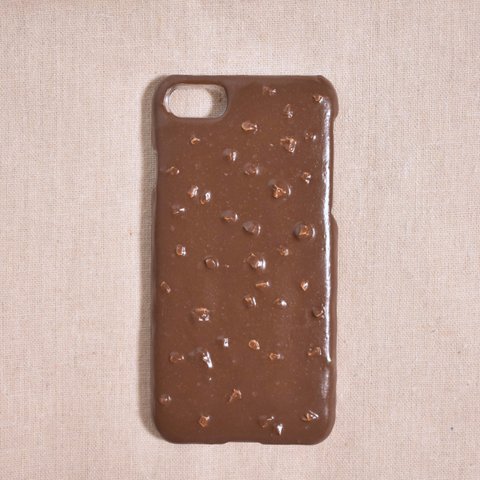 【受注製作】ナッツとチョコのスマホケース　／フェイクスイーツ・ハードスマホケース