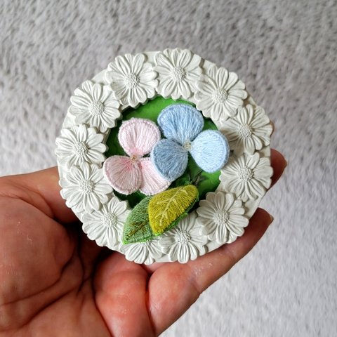 立体刺繍のお花飾り