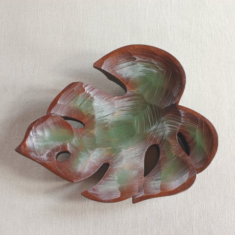 木彫り つまみ皿『モンステラ(緑)』