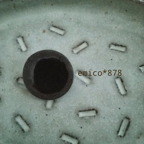 陶器ブローチ347