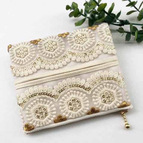 インド刺繍のティッシュケース