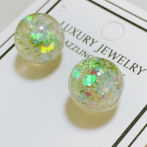 【レジン】イルミネーションピアス